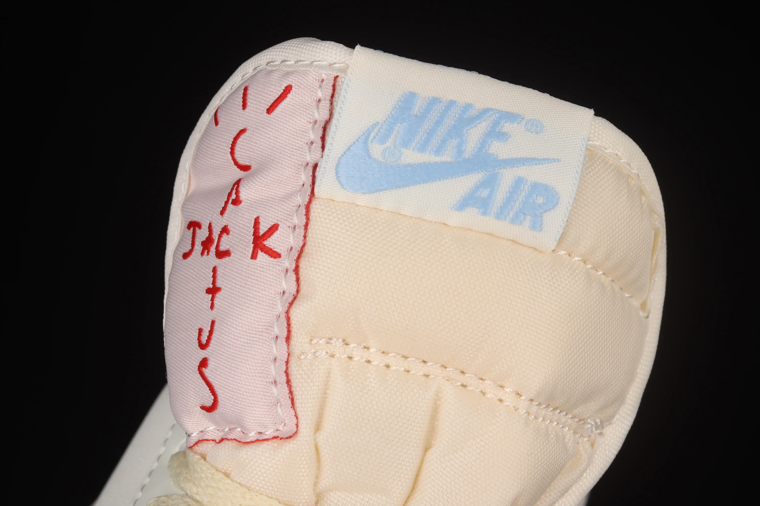 All categories Air Jordan Jordan series basketball shoes Air Jordan 1 Low cost-effective version Travis Scott x Air Jordan 1 Low AJ1 Joe 1 beige lightning undercut low top DM7866-148